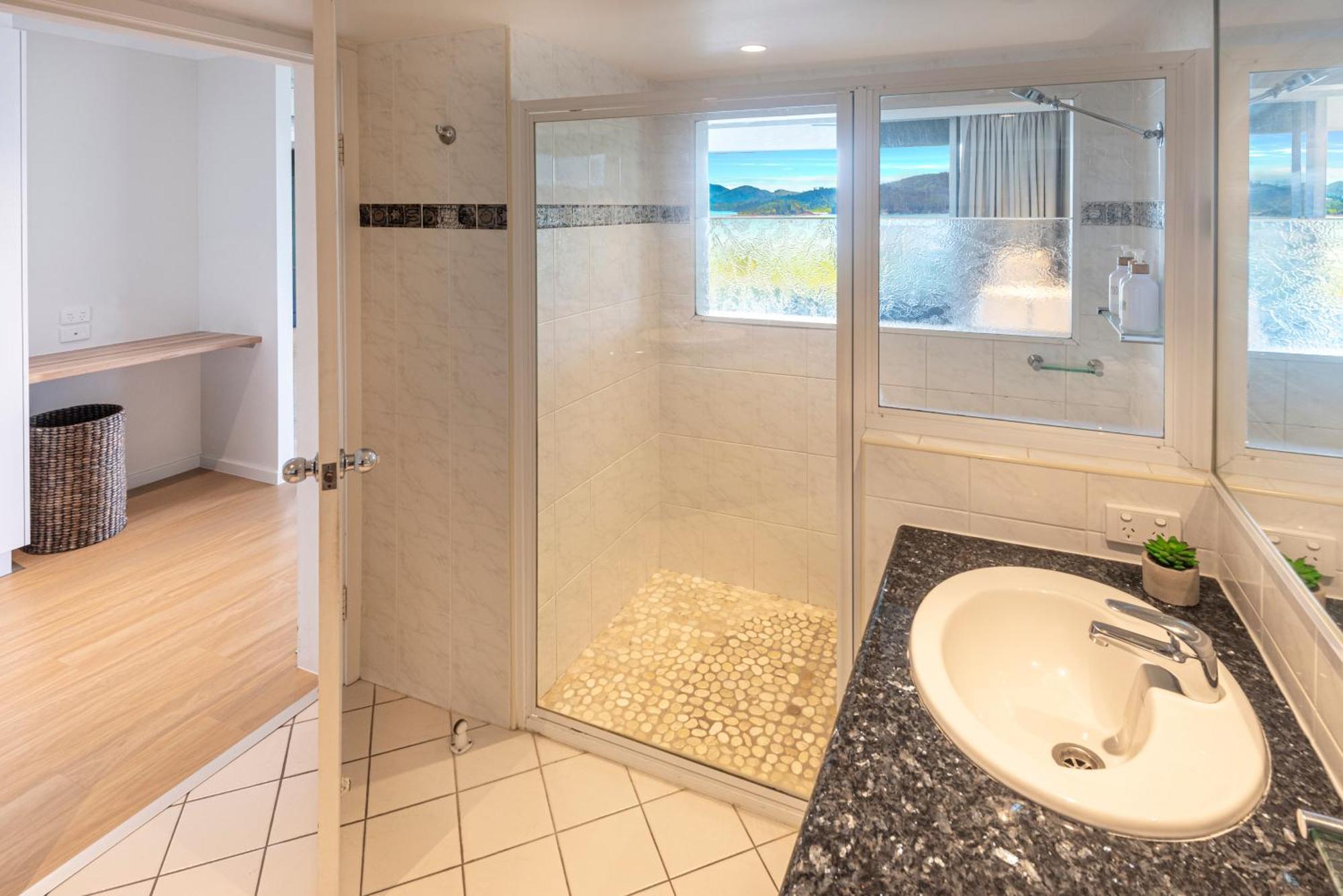 Lagoon Beachfront Lodge 202 On Hamilton Island By Hamorent Екстериор снимка